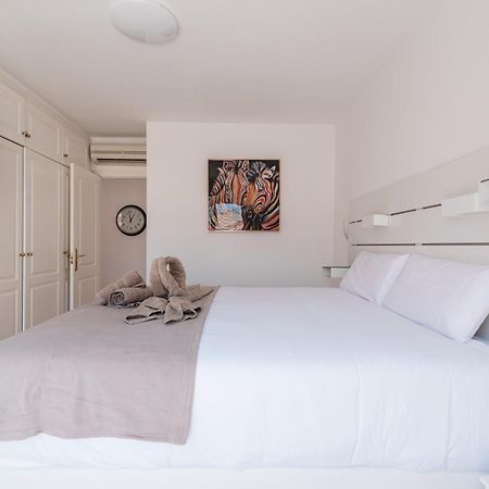 Comfortable 4-Bedroom Villa With Private Gardens Costa Adeje  Exterior foto