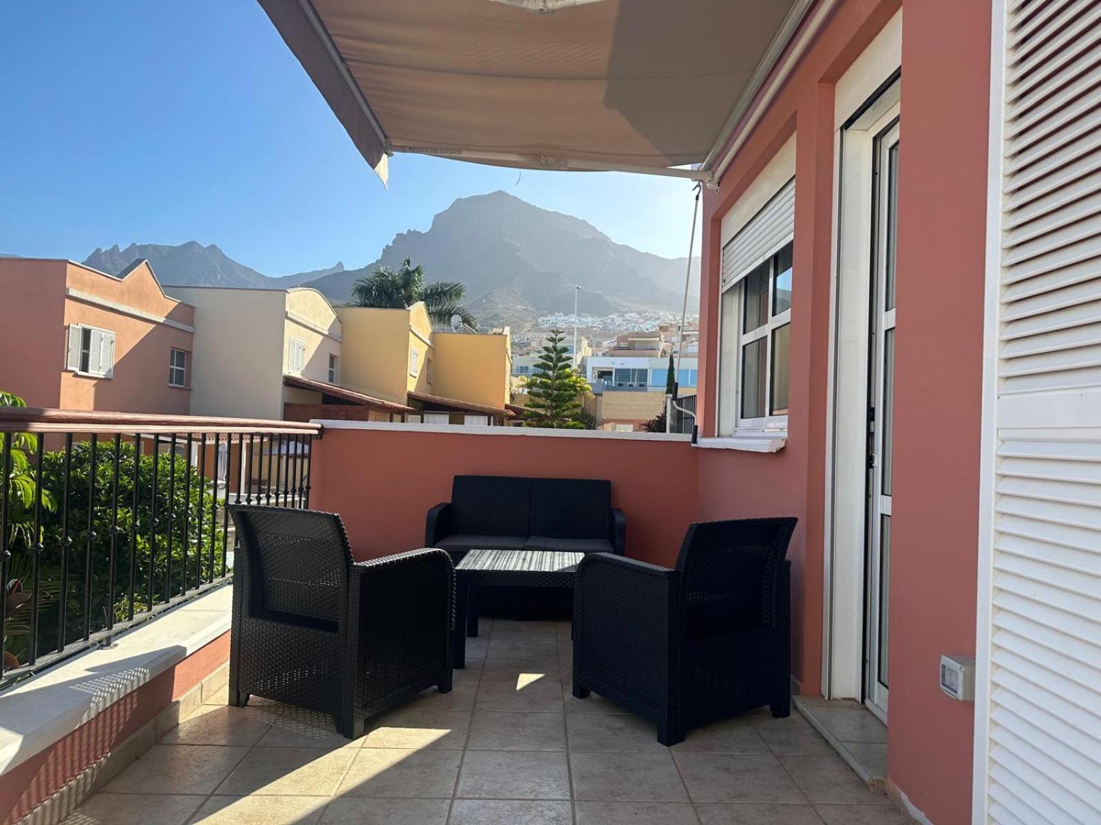 Comfortable 4-Bedroom Villa With Private Gardens Costa Adeje  Exterior foto